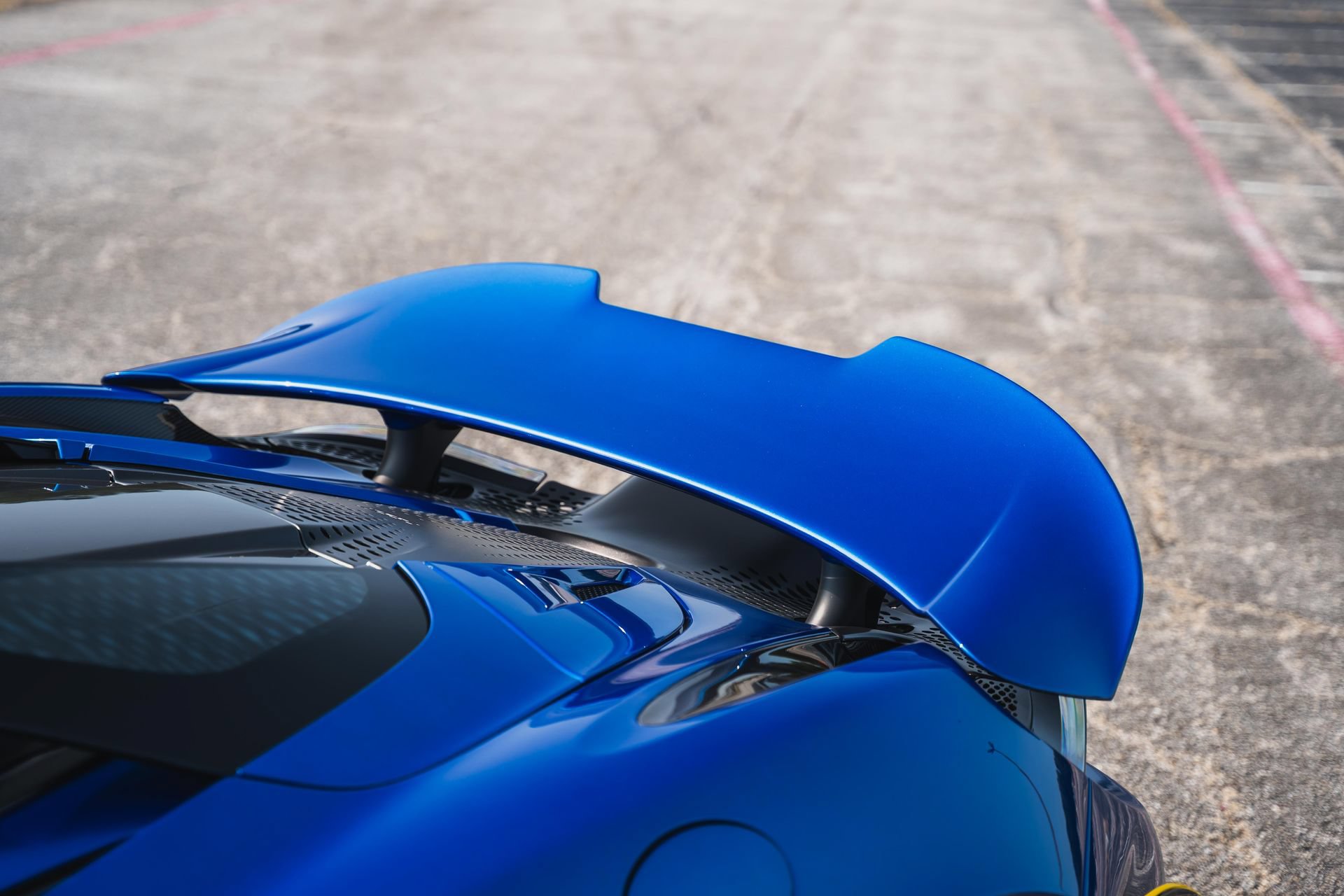 Used 2022 McLaren 765LT RWD image 12