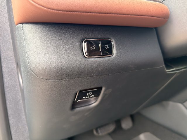 New 2026 Lincoln Navigator Reserve AWD/4WD image 23