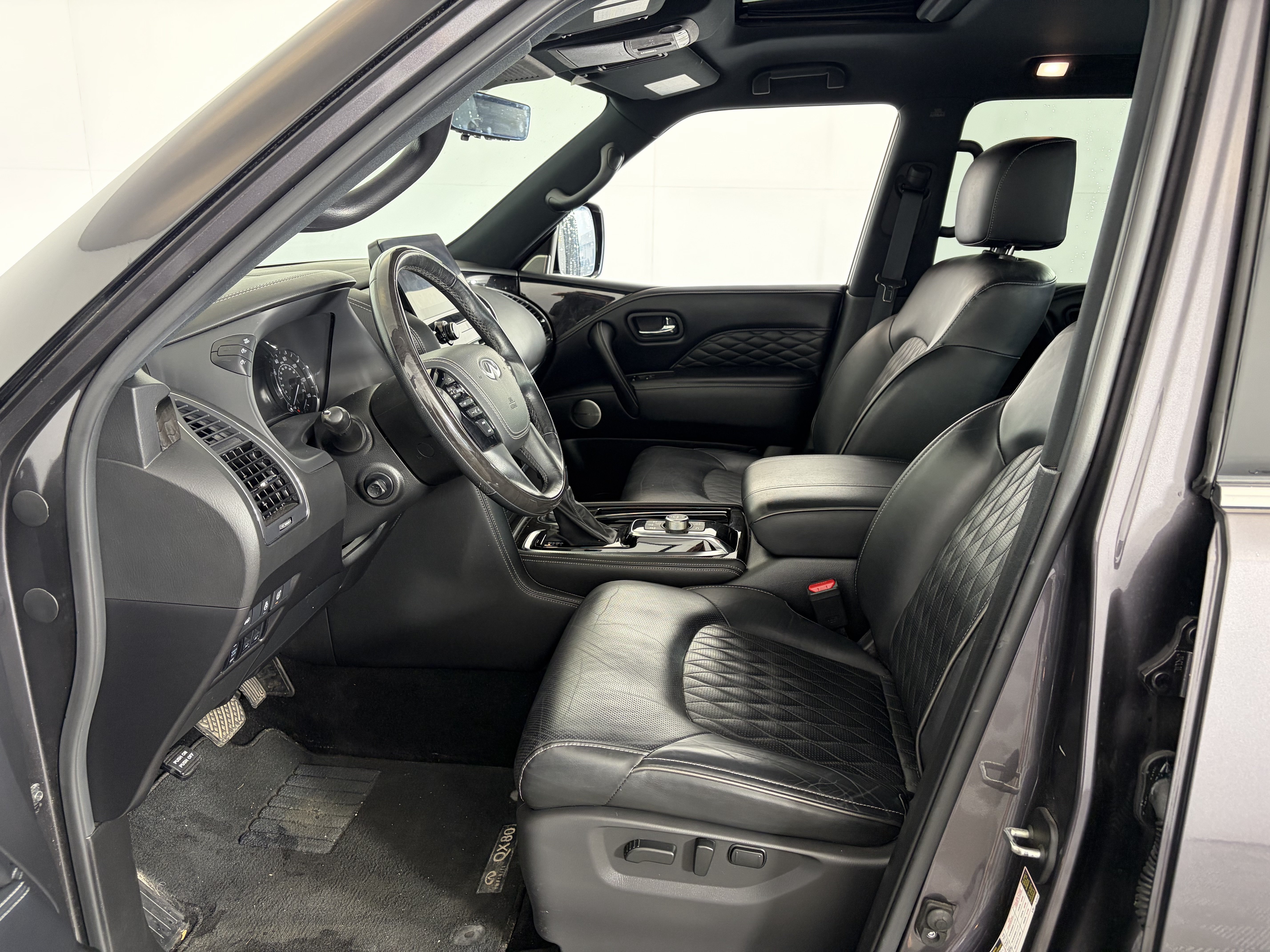 Used 2023 INFINITI QX80 Sensory w/ Cargo Package AWD/4WD image 4