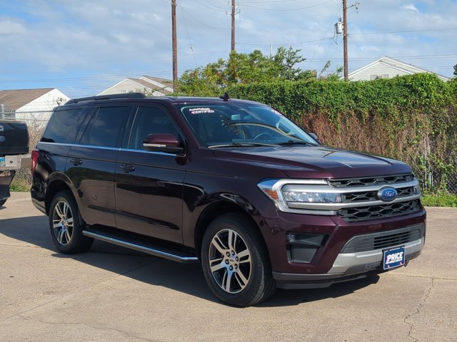 Used 2023 Ford Expedition XLT RWD image 3