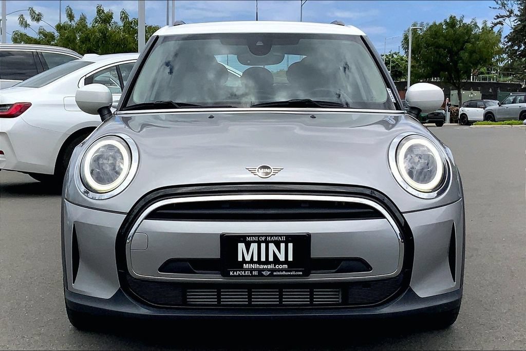 Used 2024 MINI Cooper 4-Door Hardtop FWD image 3