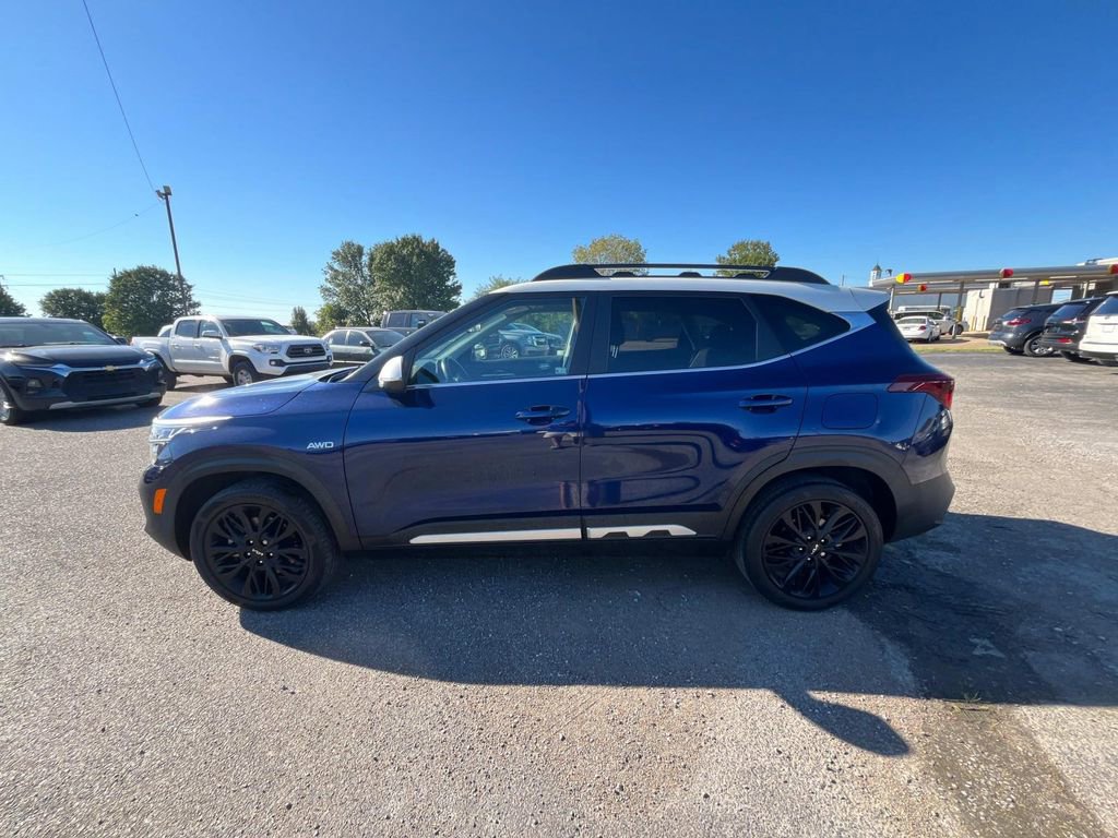 Used 2023 Kia Seltos Nightfall Edition image 4