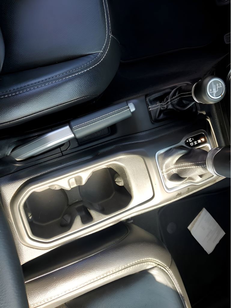 Used 2019 Jeep Wrangler Unlimited Sahara image 40