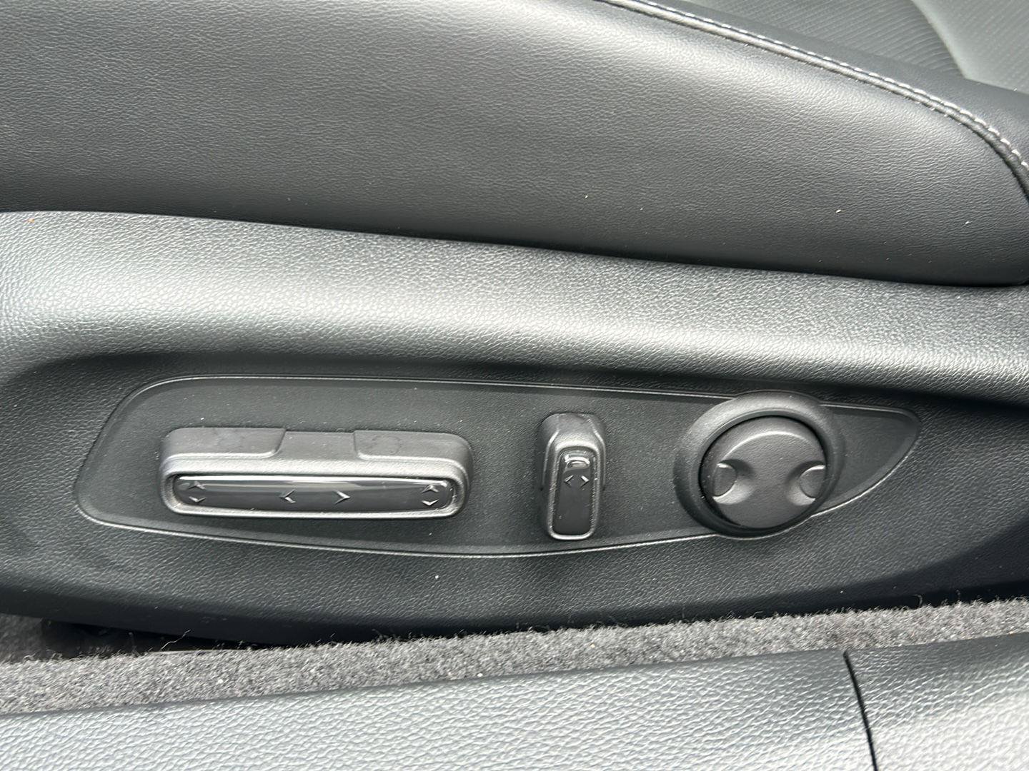 Used 2023 Honda Accord Touring image 15
