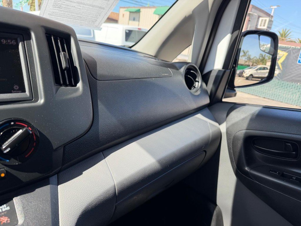 Used 2021 Nissan NV200 S FWD image 33