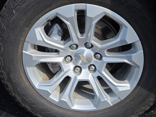 Used 2022 Chevrolet Silverado 1500 LTZ w/ LTZ Premium Package AWD/4WD image 12