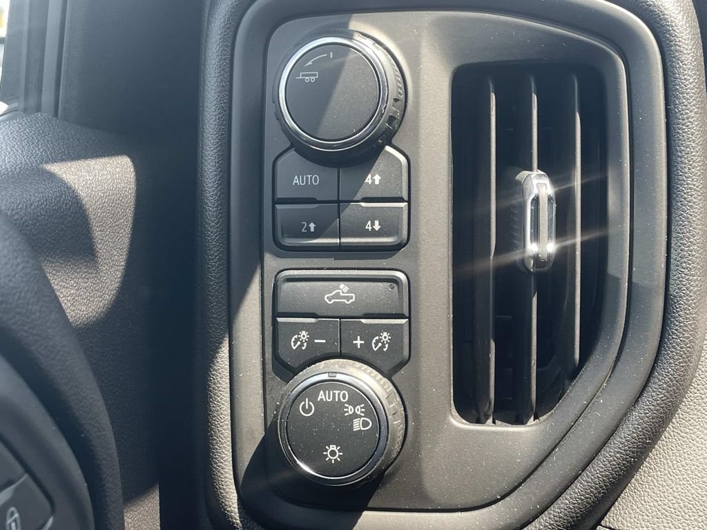 Used 2024 Chevrolet Silverado 1500 Custom Trail Boss AWD/4WD image 28