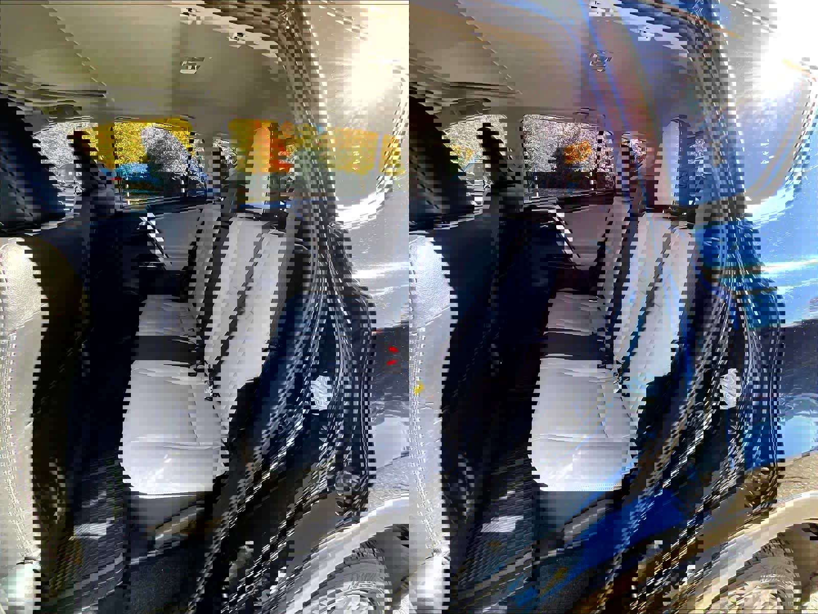 Used 2018 Toyota RAV4 Limited image 15