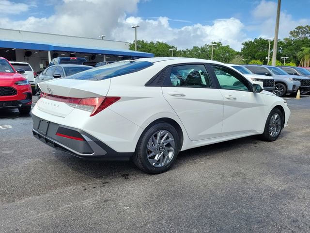 Used 2024 Hyundai Elantra SEL image 6