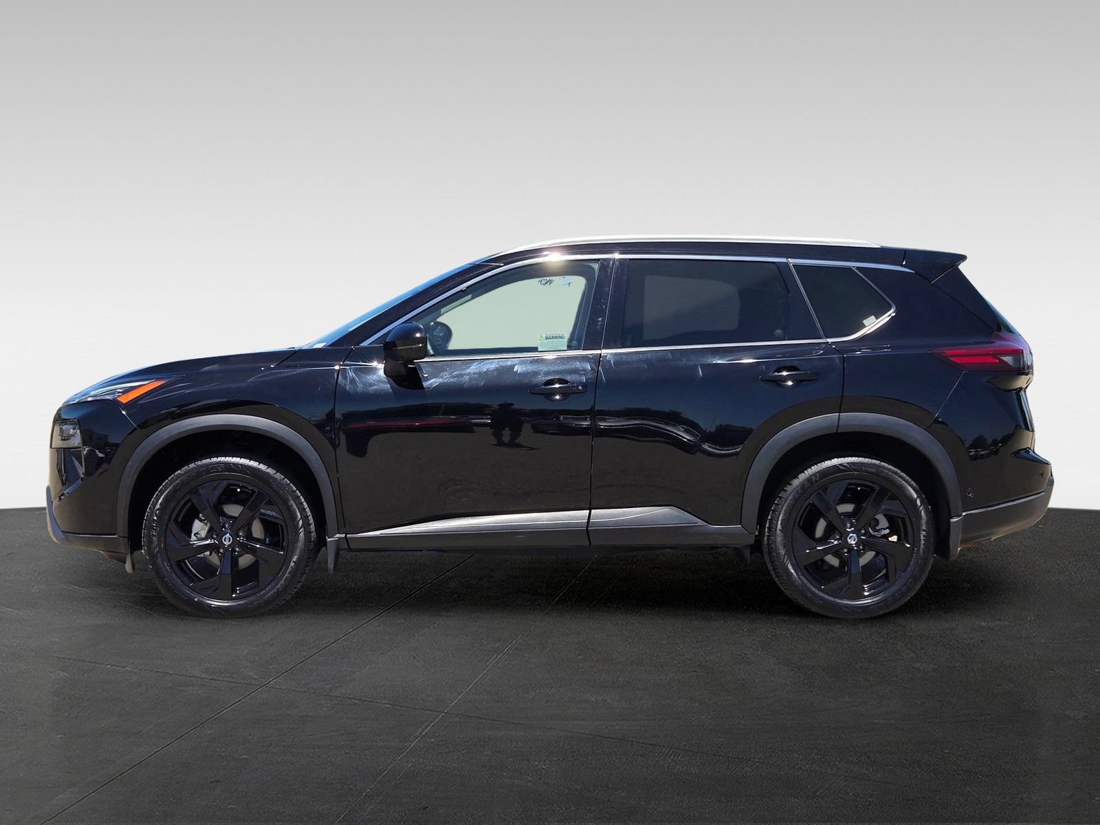Used 2024 Nissan Rogue SL FWD image 7