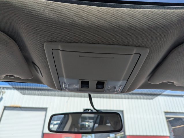Used 2013 Ford Edge Limited FWD image 19