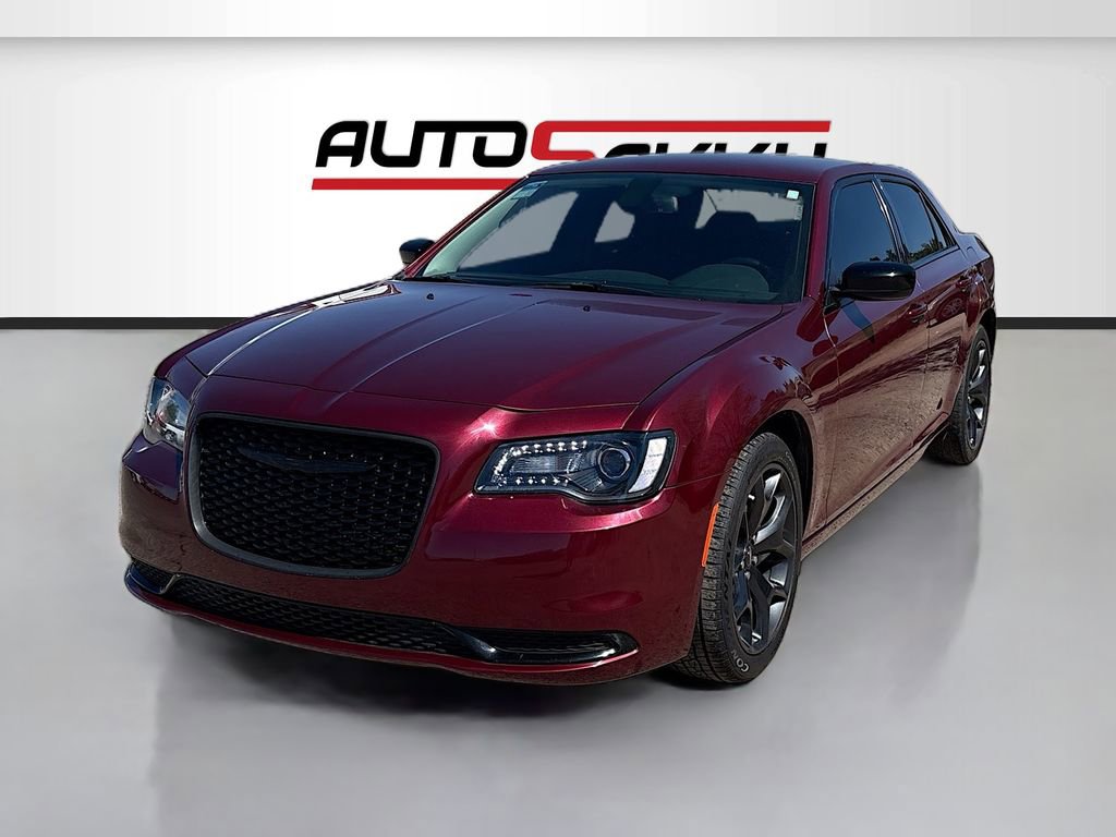 Used 2020 Chrysler 300 Touring w/ Sport Appearance Package RWD image 3