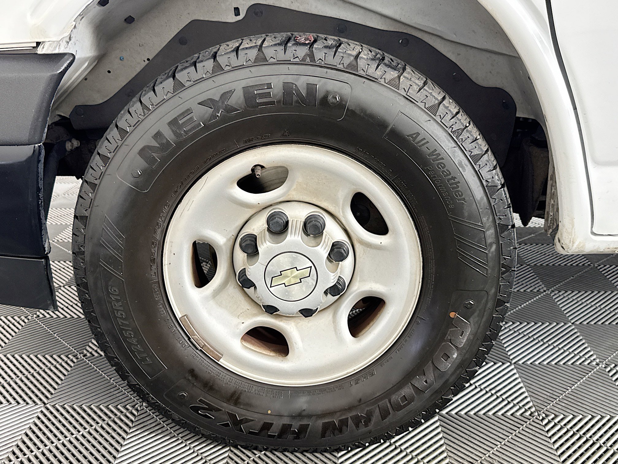 Used 2020 Chevrolet Express 2500 w/ Communications Package image 31