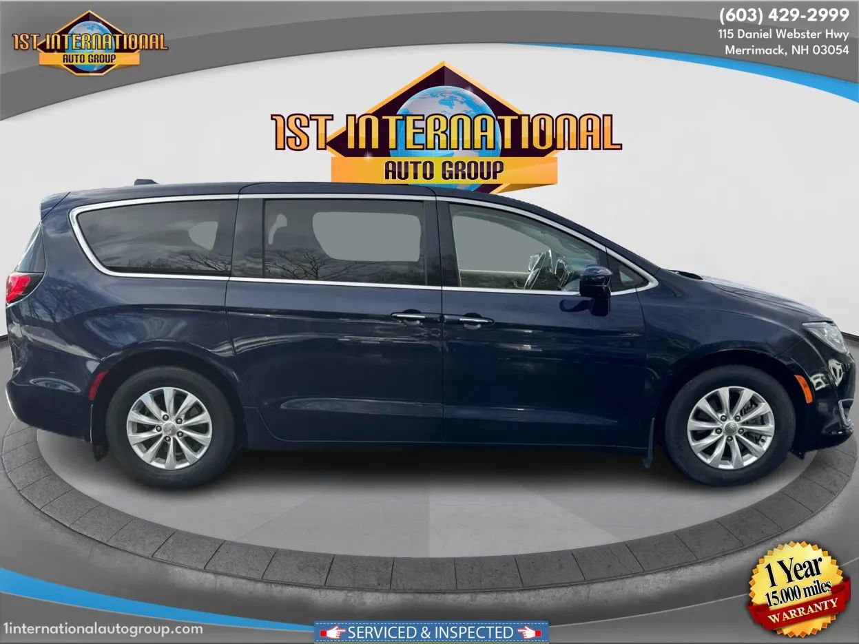 Used 2019 Chrysler Pacifica Touring Plus image 10
