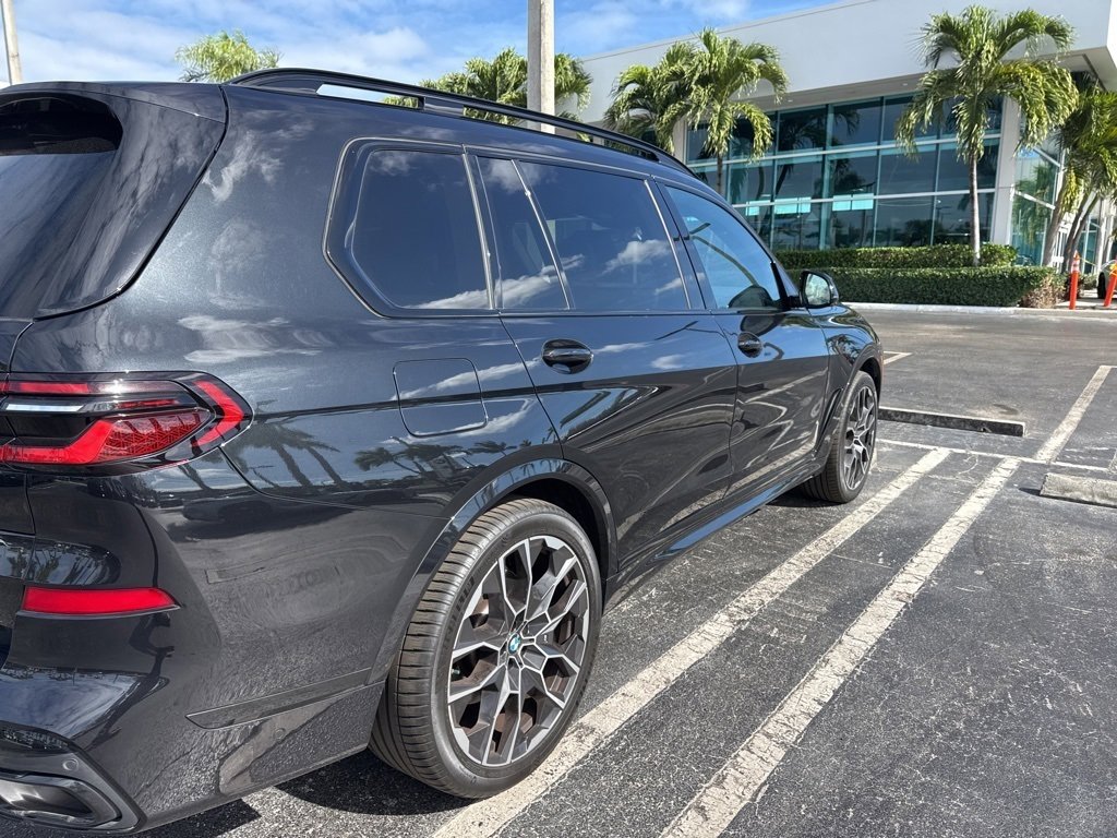 Used 2023 BMW X7 xDrive40i w/ M Sport Package image 8