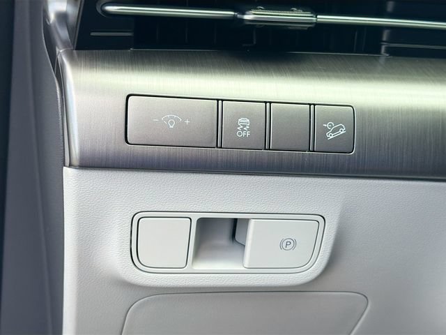 Certified 2025 Hyundai Kona SEL FWD image 10