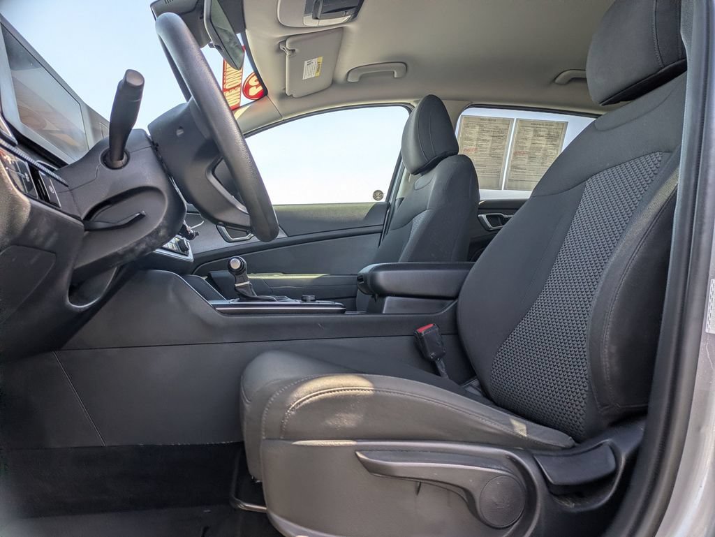 Used 2023 Kia Sportage LX FWD image 20