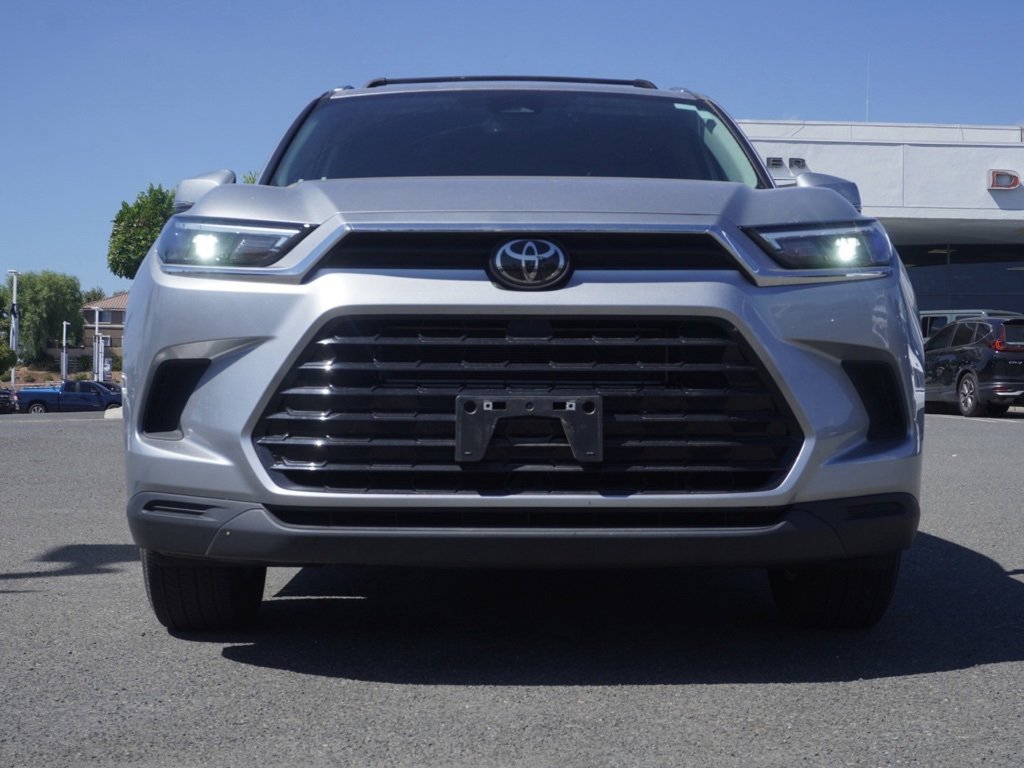 Used 2024 Toyota Grand Highlander XLE image 10