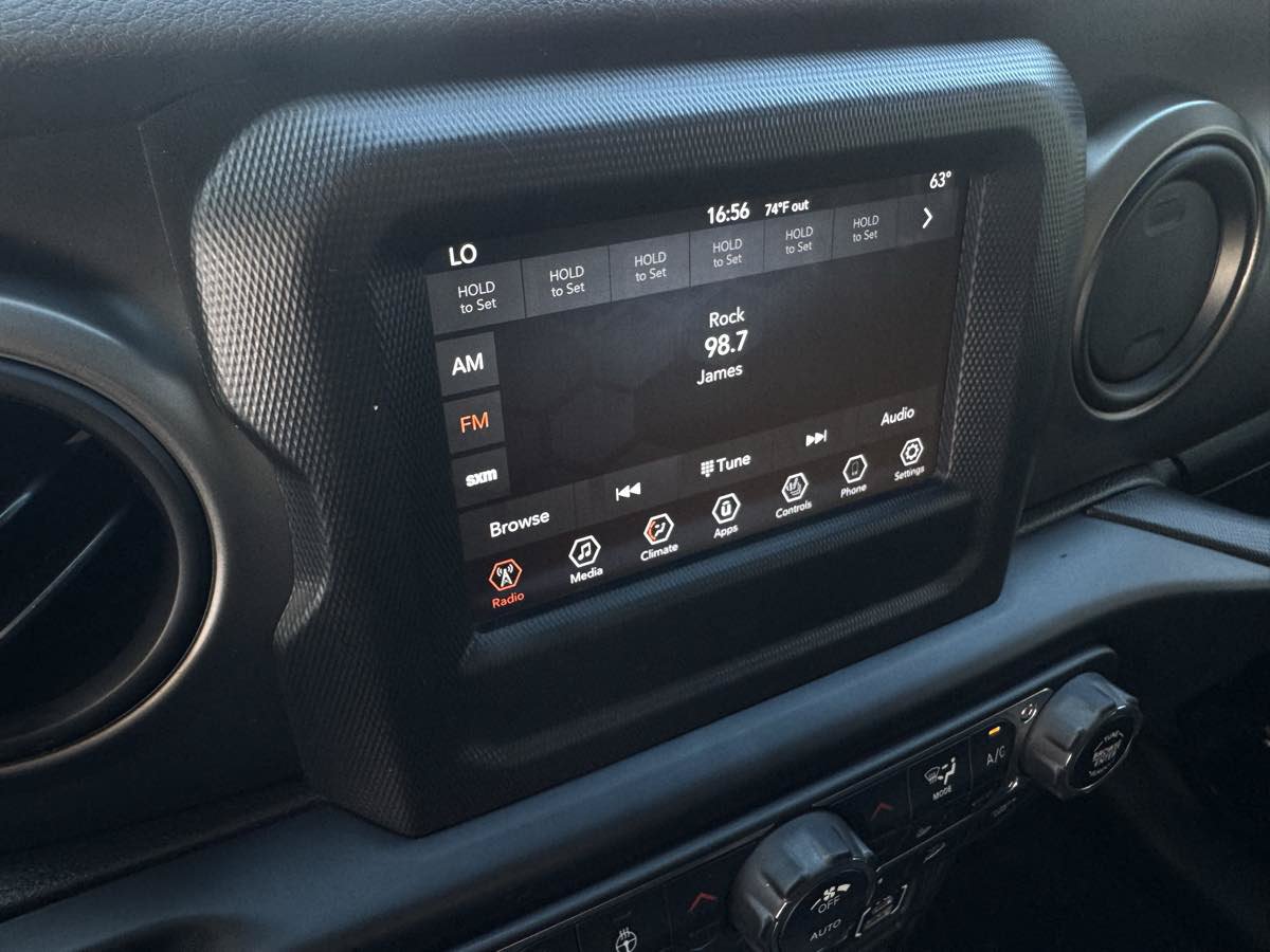 Used 2019 Jeep Wrangler Unlimited Sport S AWD/4WD image 24