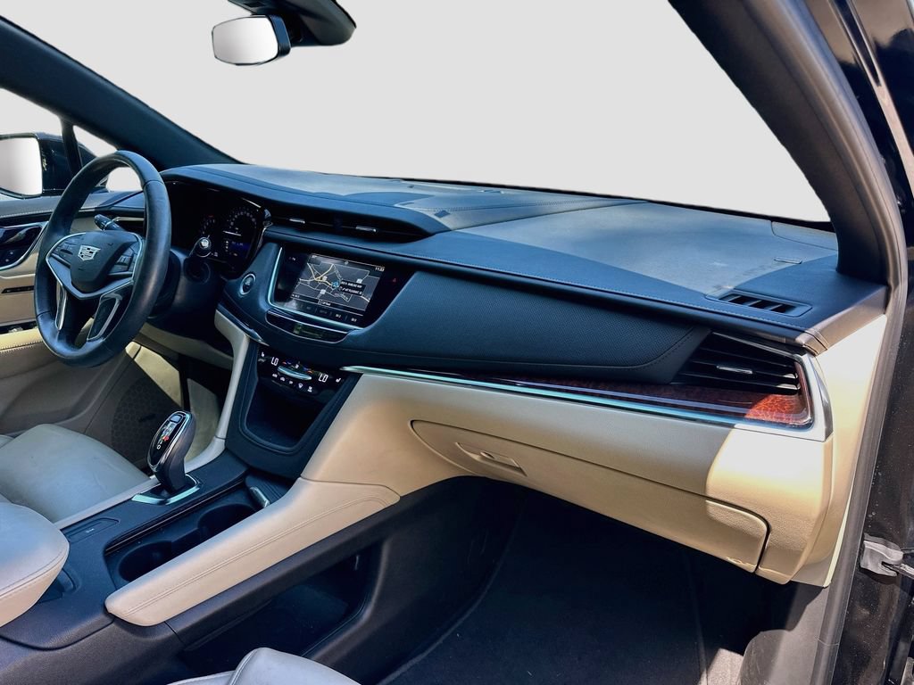 Used 2017 Cadillac XT5 Luxury w/ Driver Awareness Package FWD image 31
