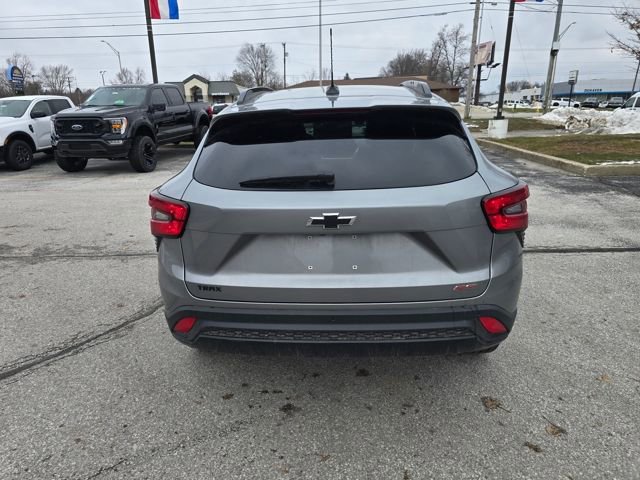 Used 2024 Chevrolet Trax RS w/ Sunroof Package image 4