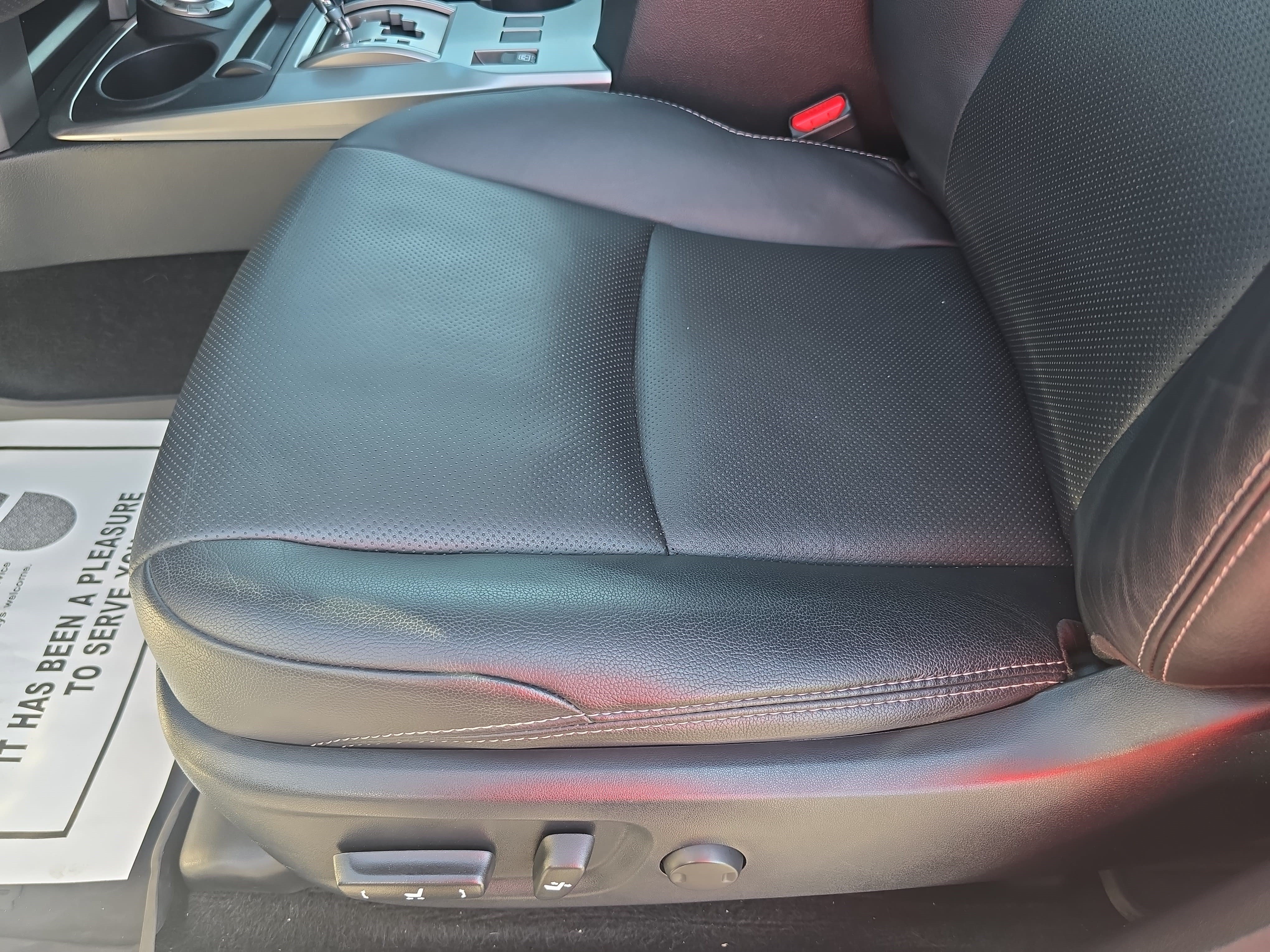 Used 2022 Toyota 4Runner Limited AWD/4WD image 26