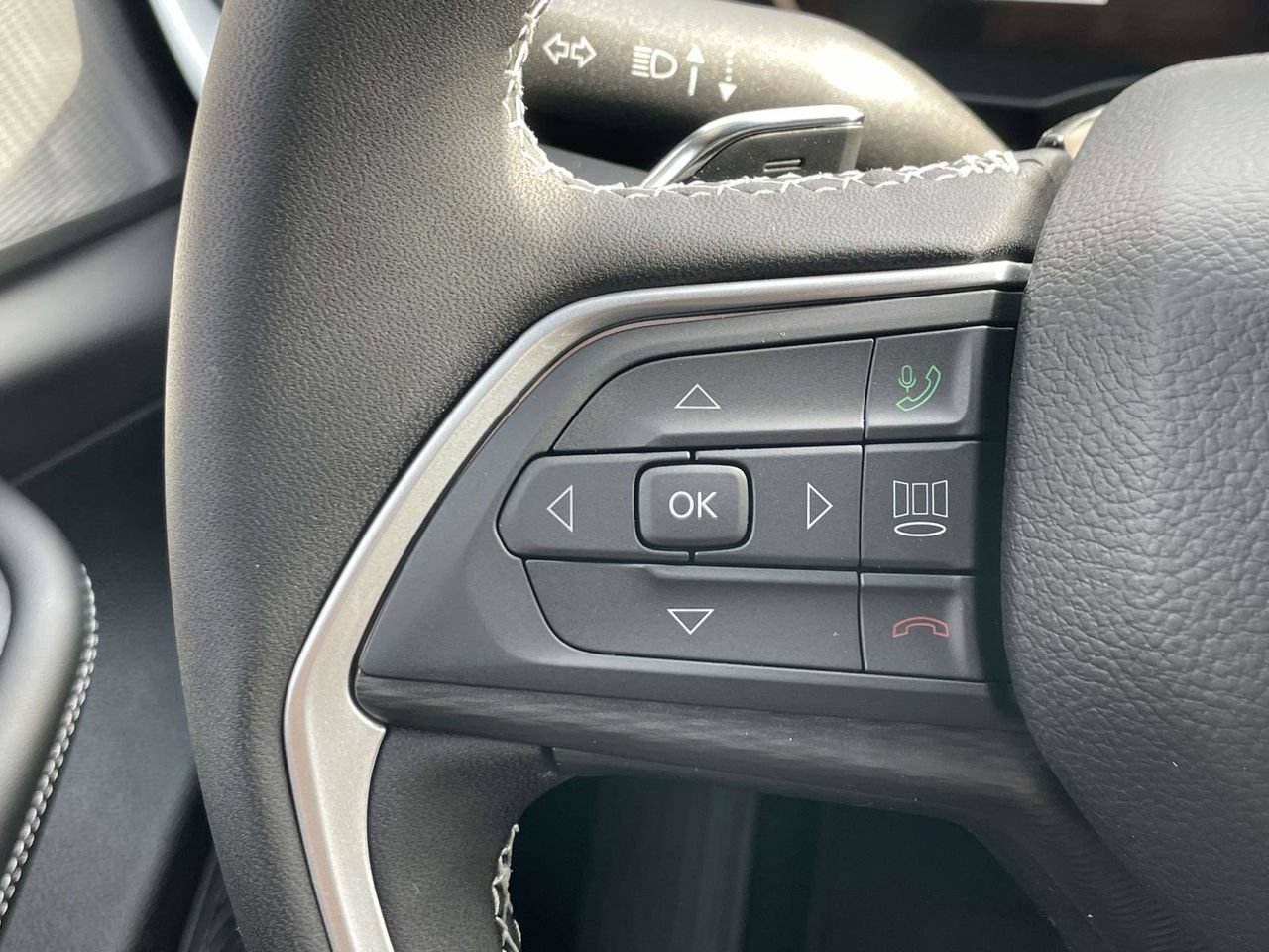 New 2025 Jeep Grand Cherokee L Altitude AWD/4WD image 14