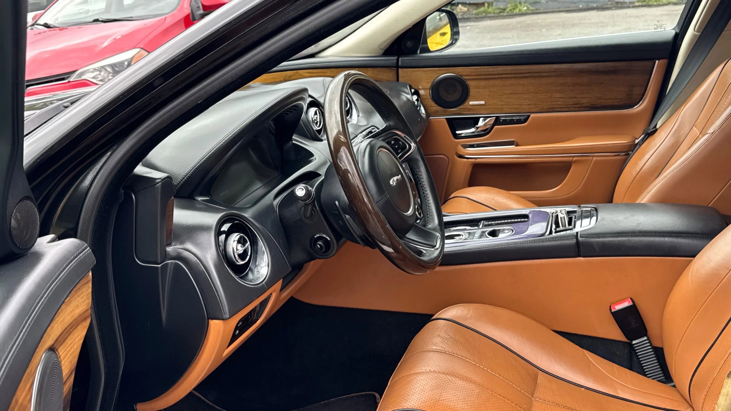 Used 2011 Jaguar XJ Supercharged image 9