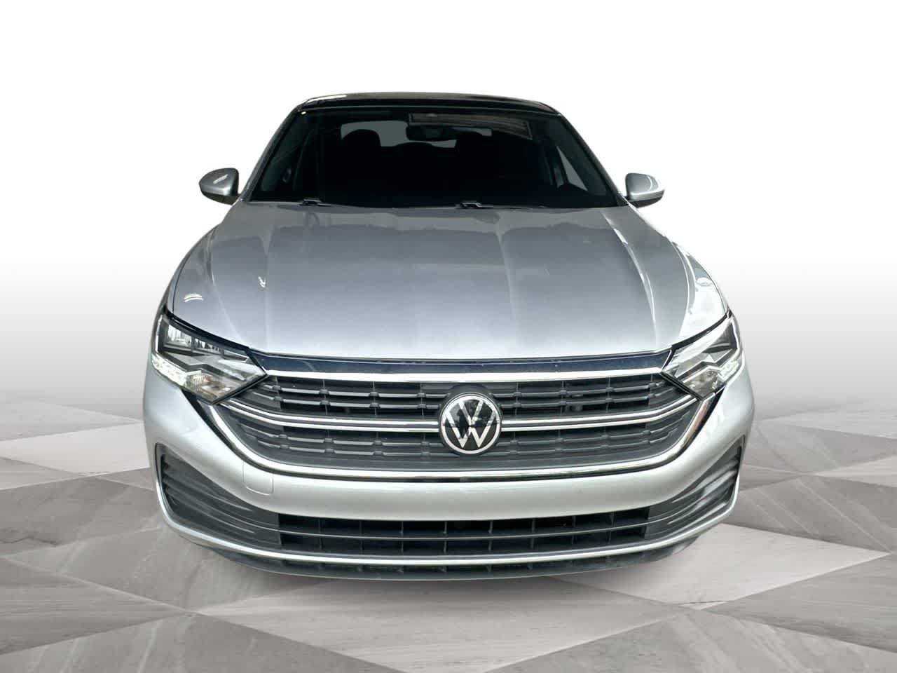 Used 2022 Volkswagen Jetta SE w/ Panoramic Sunroof Package FWD image 3