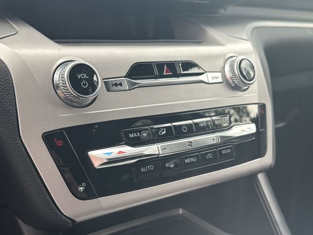 Used 2024 Ford Explorer XLT w/ Equipment Group 202A image 18