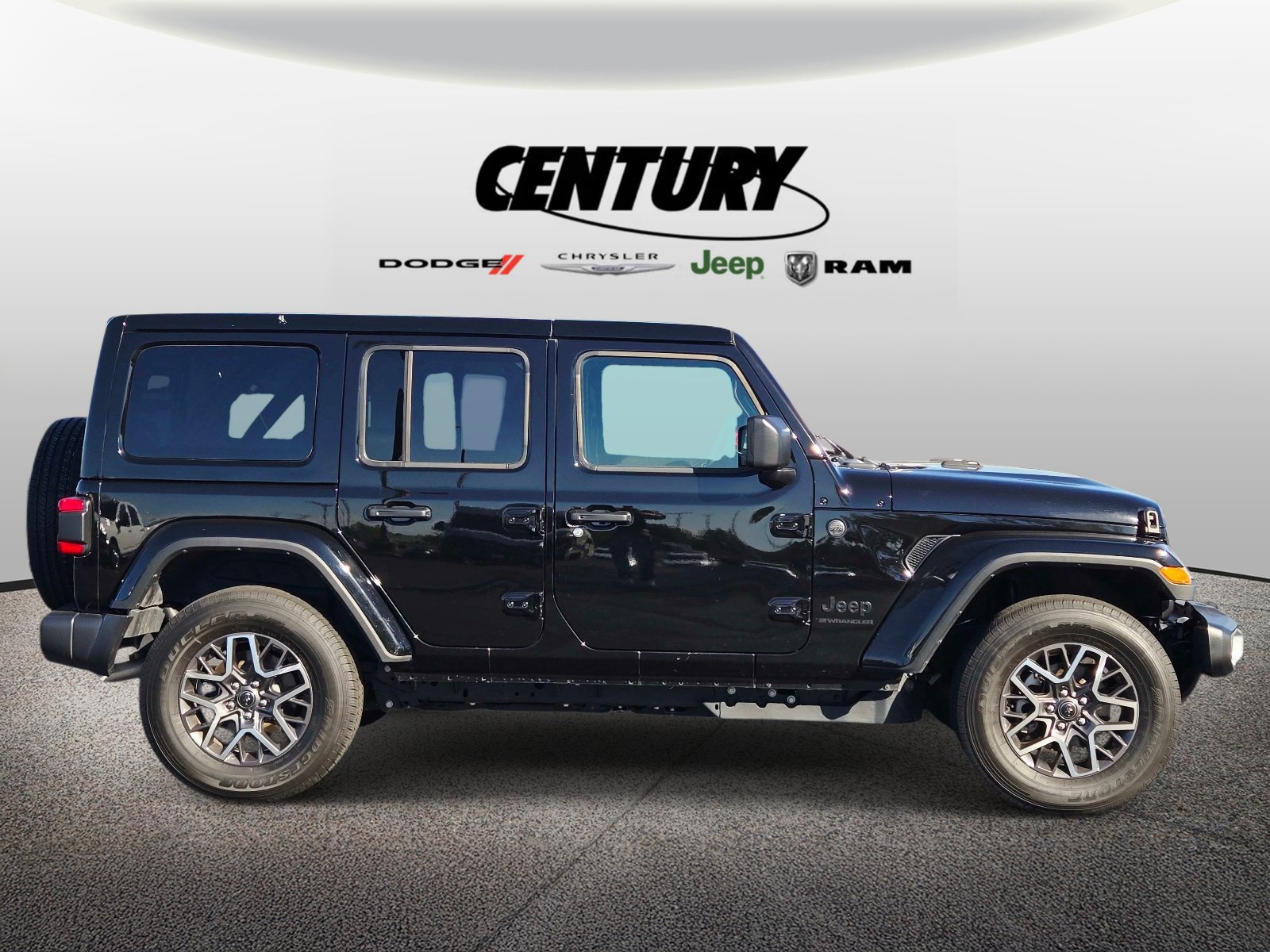 Used 2026 Jeep Wrangler Unlimited Sahara AWD/4WD image 2