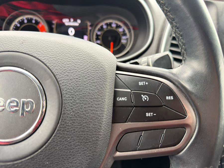 Used 2019 Jeep Cherokee Latitude Plus image 16