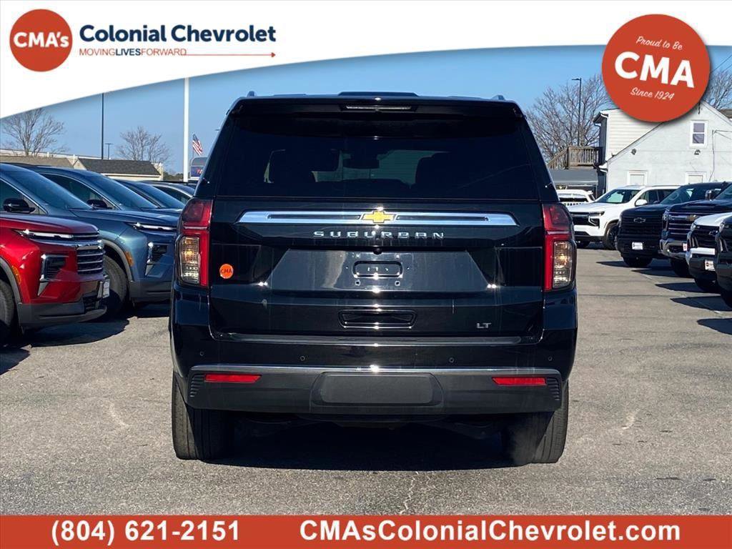 Used 2024 Chevrolet Suburban LT image 4