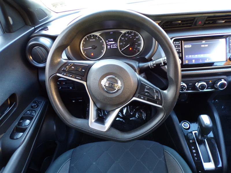 Used 2020 Nissan Kicks S image 30