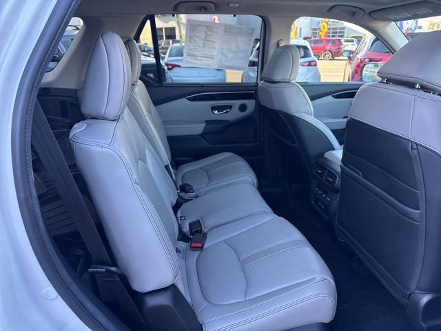 Used 2024 Honda Pilot Touring image 19