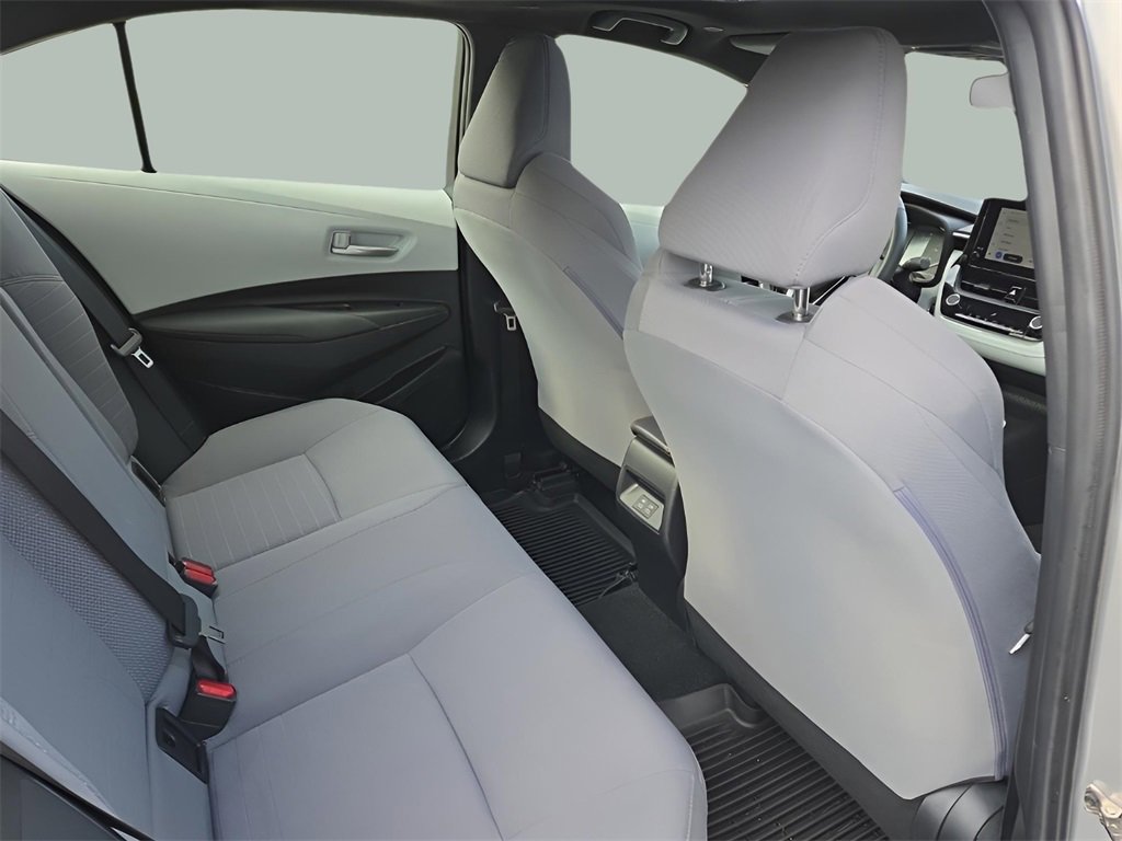 Used 2023 Toyota Corolla SE w/ SE Package image 15