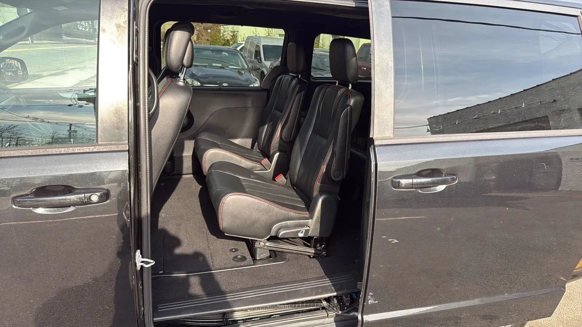 Used 2020 Dodge Grand Caravan GT FWD image 27