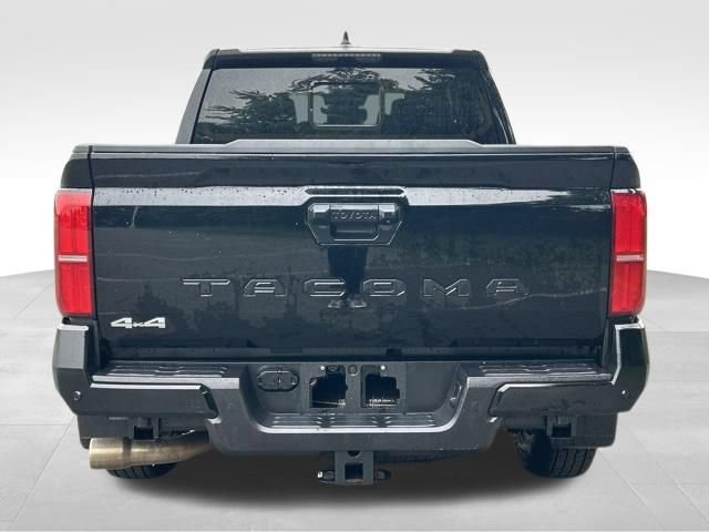 Certified 2025 Toyota Tacoma SR5 AWD/4WD image 4