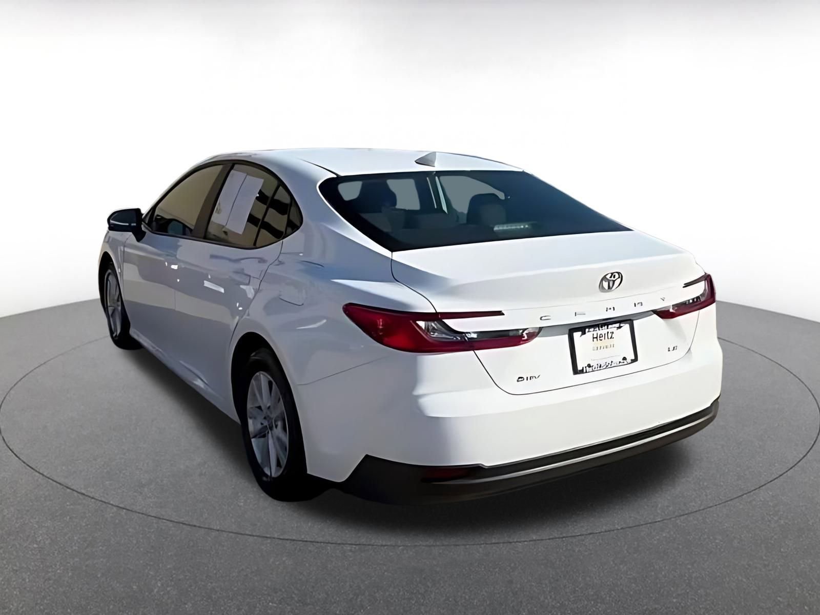 Used 2025 Toyota Camry LE image 16