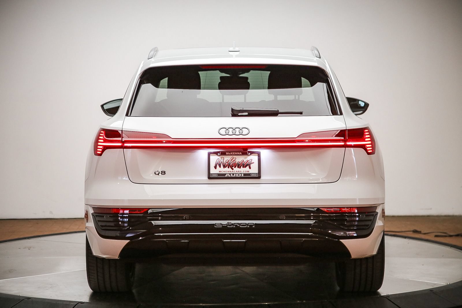 Certified 2024 Audi Q8 e-tron Premium AWD/4WD image 3