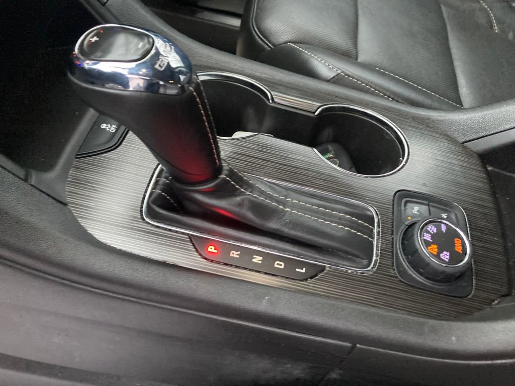 Used 2017 GMC Acadia SLT image 28