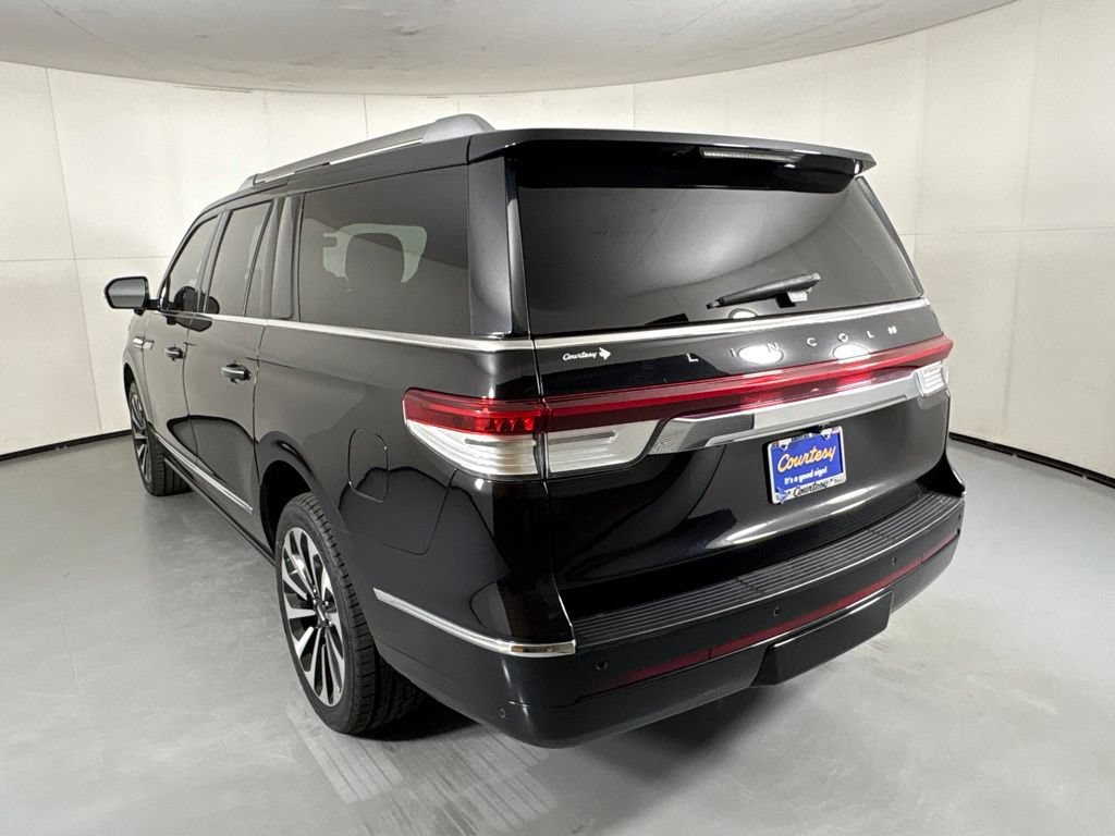 Used 2023 Lincoln Navigator L Reserve AWD/4WD image 6