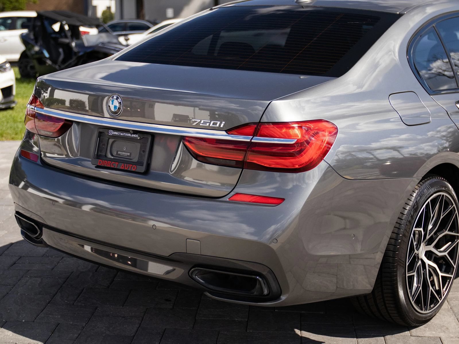 Used 2019 BMW 750i w/ M Sport Package RWD image 12