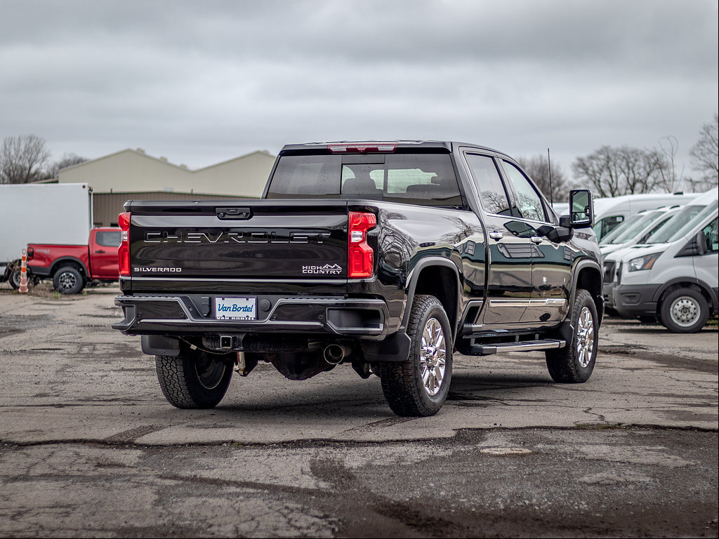 Used 2024 Chevrolet Silverado 2500 High Country w/ Z71 Off-Road Package AWD/4WD image 7