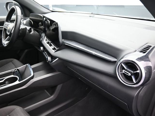 Used 2025 Chevrolet Equinox LT image 40