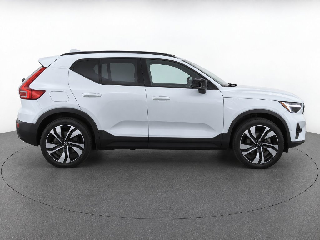 Certified 2023 Volvo XC40 B4 Ultimate w/ Protection Package Premier FWD image 8