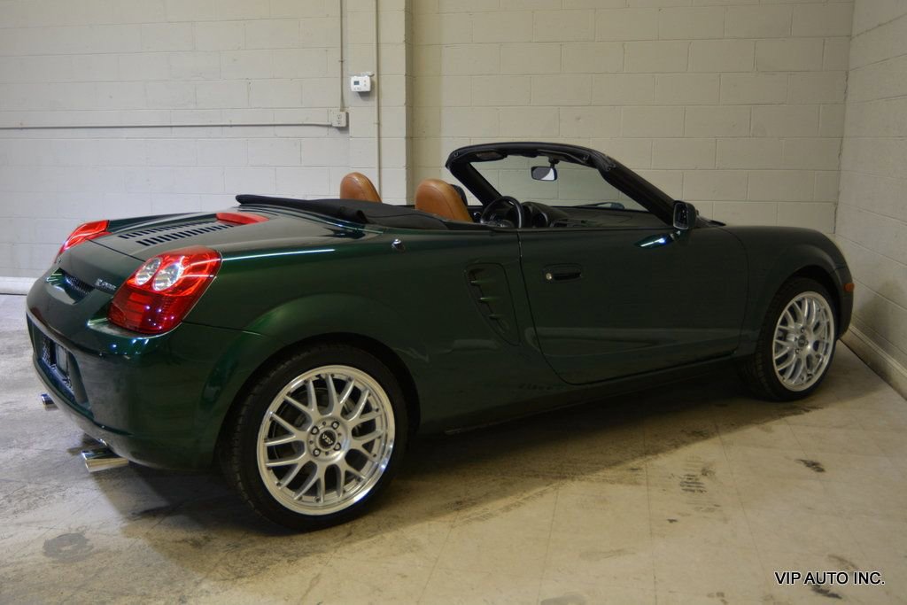 Used 2003 Toyota MR2 image 24