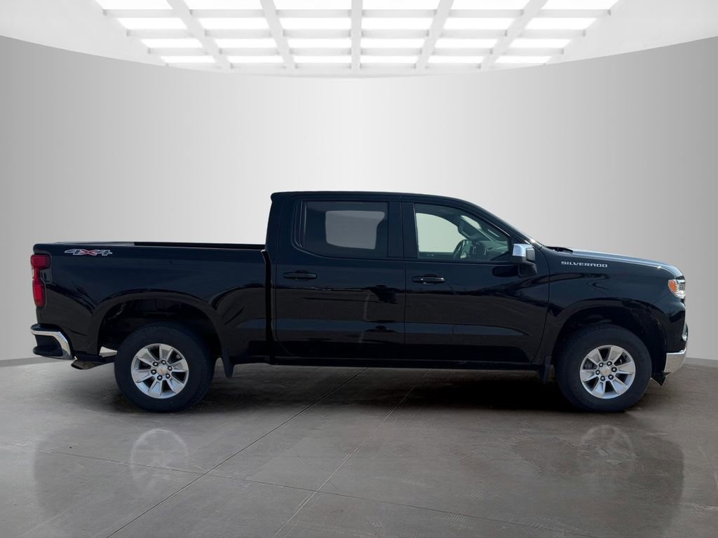 Used 2025 Chevrolet Silverado 1500 LT image 2