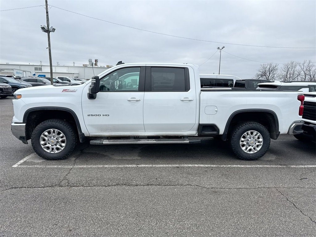 Used 2024 Chevrolet Silverado 2500 LT image 2