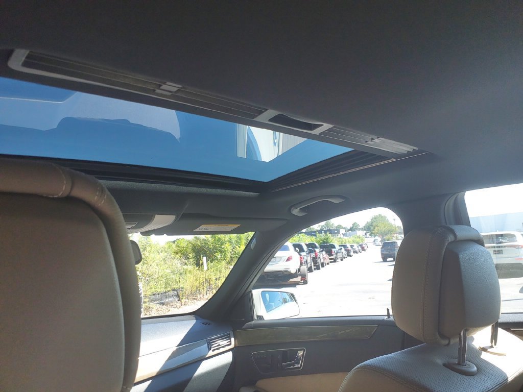 Used 2011 Mercedes-Benz E 550 Sedan image 20